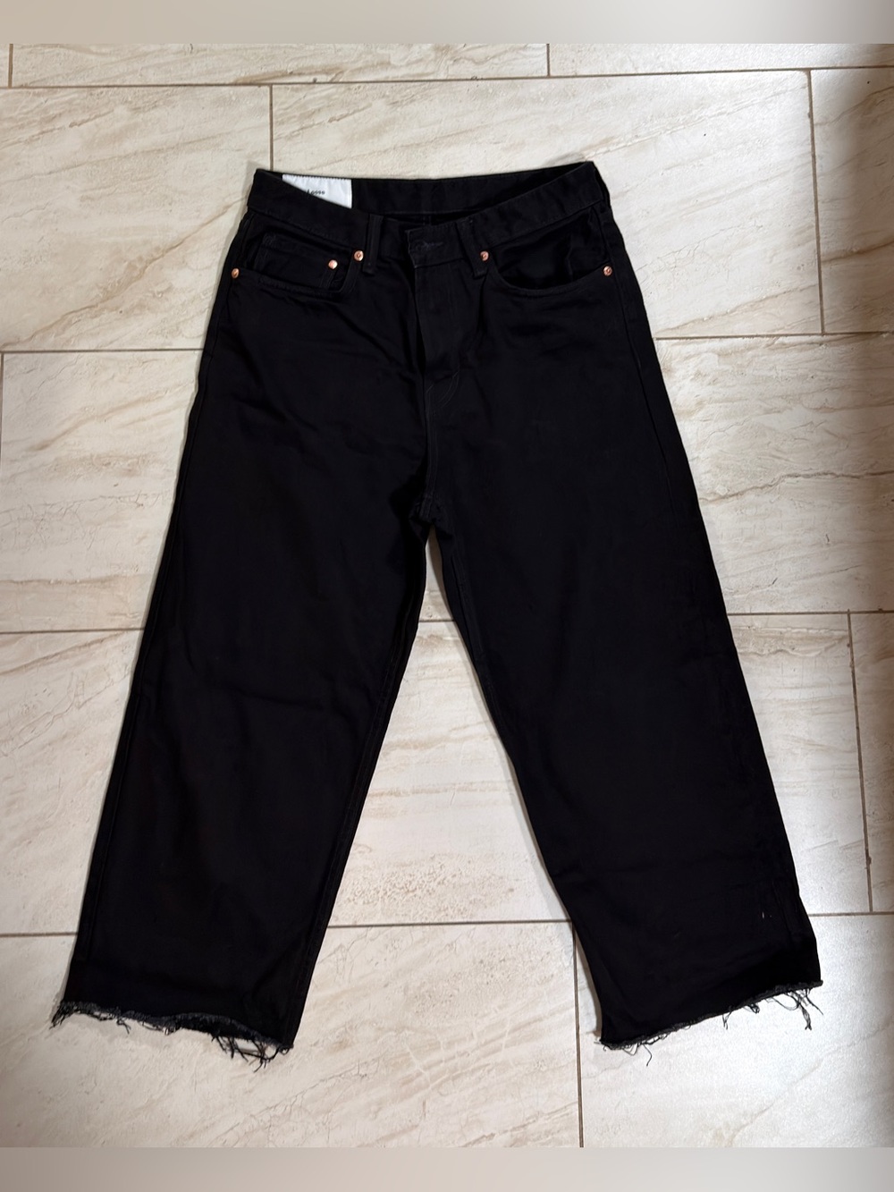 H&M Black Cropped Relaxed Fit Jeans with Raw Hem